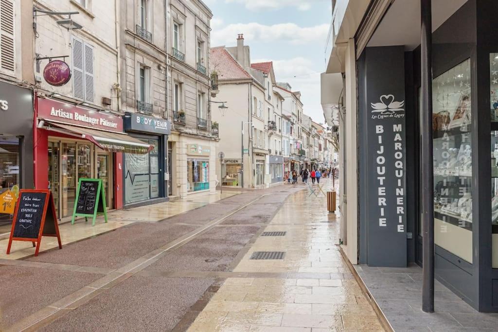 Sur Les Bords De Marne - Disneyland Paris Lagny Exterior foto