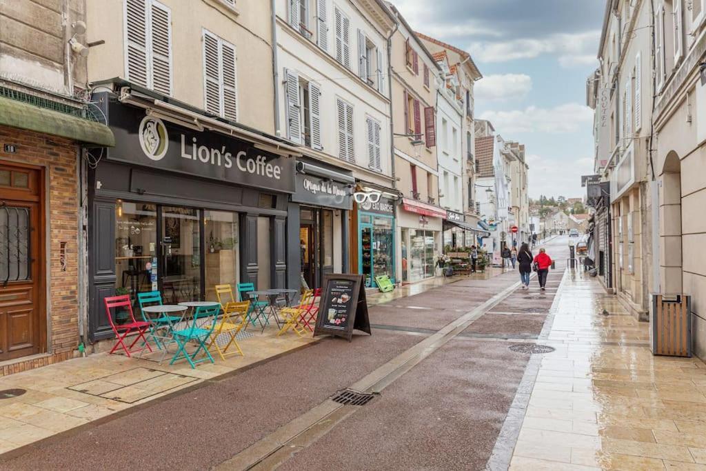 Sur Les Bords De Marne - Disneyland Paris Lagny Exterior foto